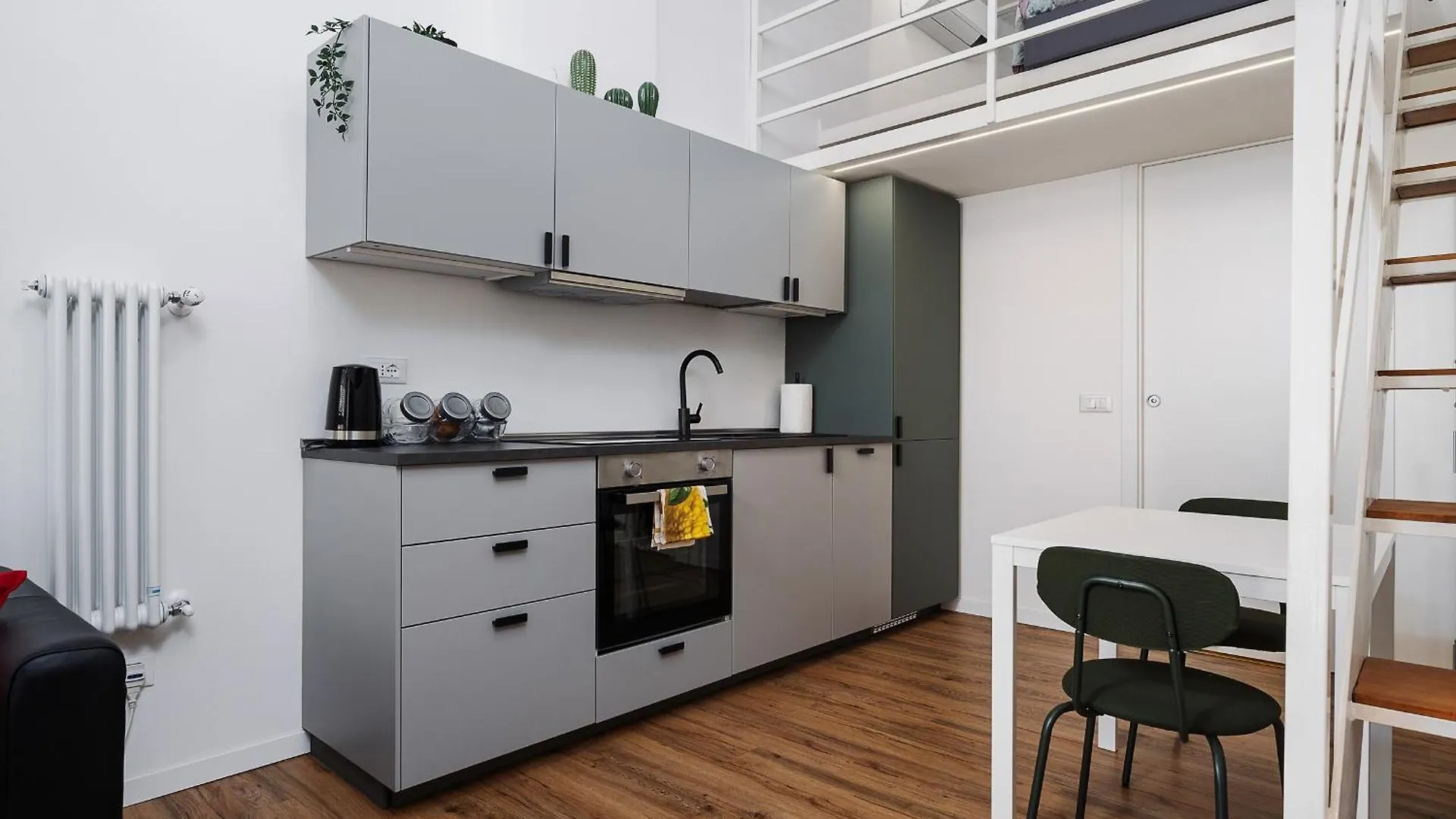 Vakantiehuis New - Loft 4 Pax - 50M From Metro - Private Entry Villa Milaan Italië