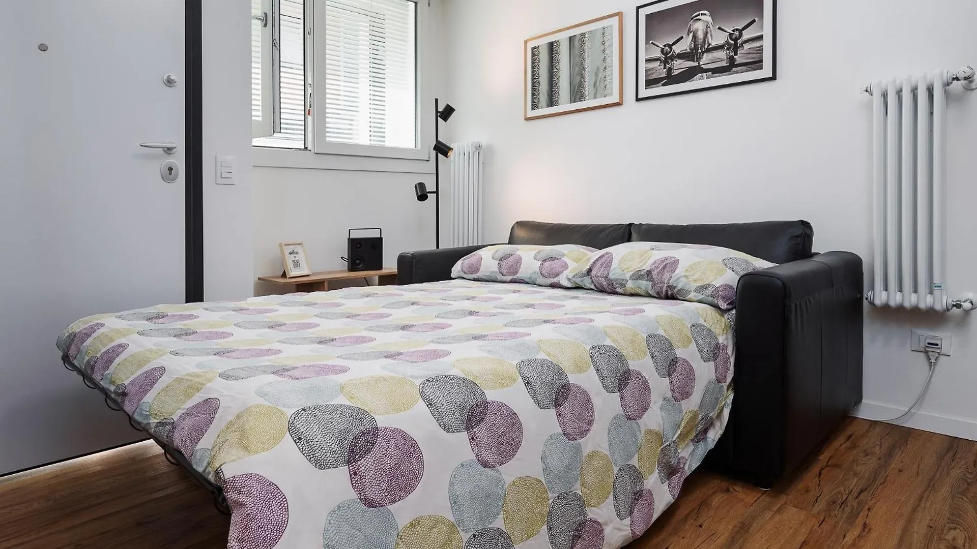 New - Loft 4 Pax - 50M From Metro - Private Entry Villa Milaan